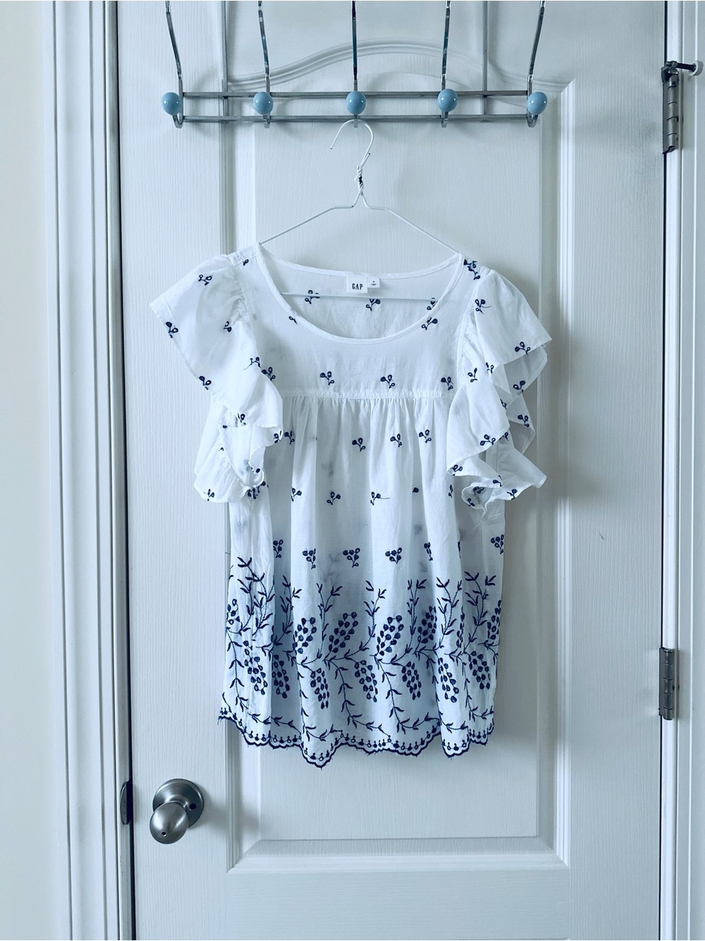 GAP White Embroidered Flutter-Sleeve Blouse Size S